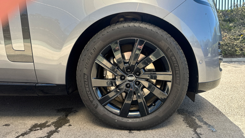 Land Rover Range Rover 3.0 D300 SE 4dr Auto Diesel Estate